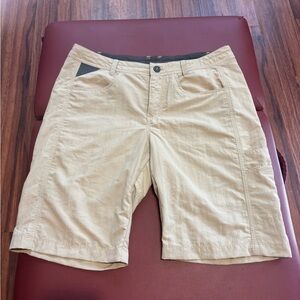 Patagonia Women's Tan Cargo Shorts